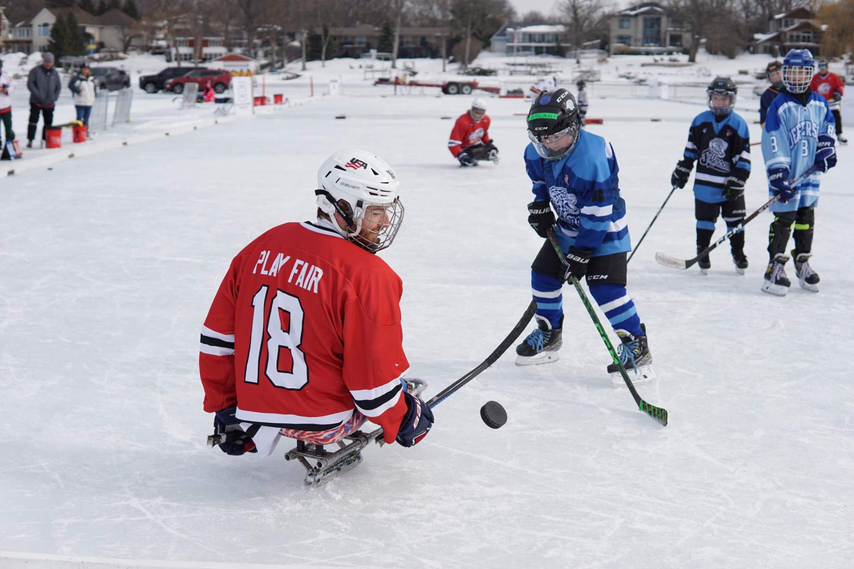 hockey photo on single skate
