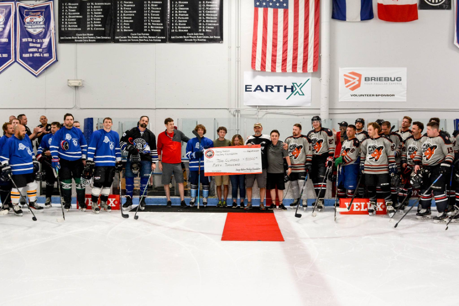 hockey team holding a check