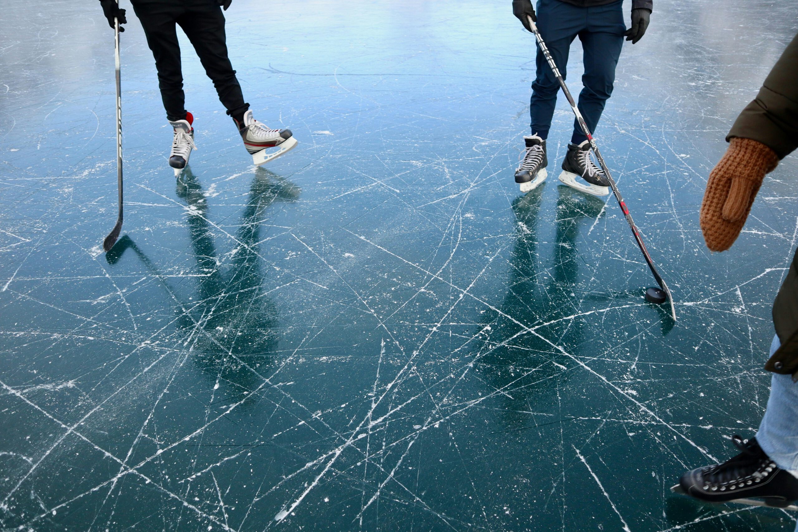 pond hockey